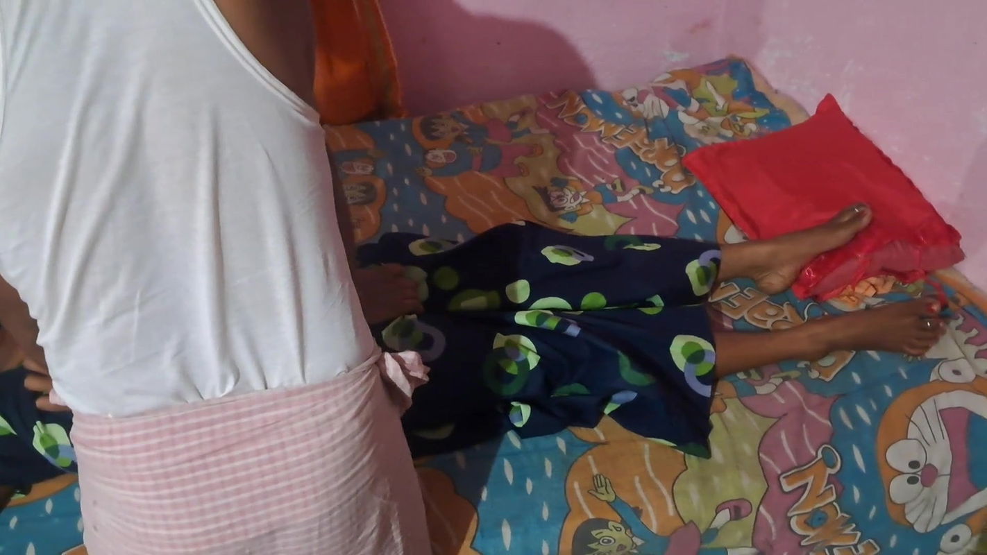 Indian Teen Having Romantic Sex On The Floor and Gets Creampied hot sex