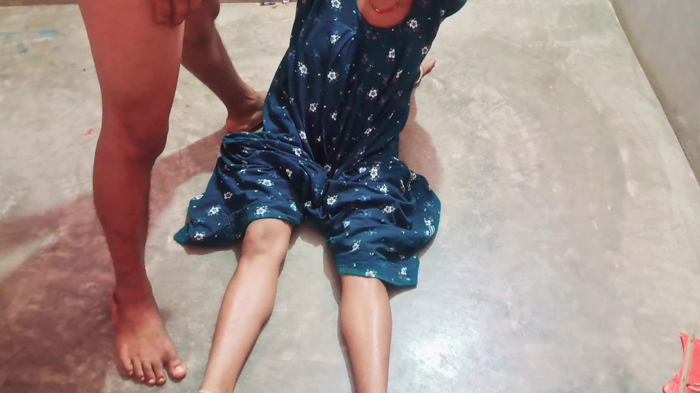 Desi Bhabhi Fucked Hardcore By Indian Village Devar While Taking Bath Real homemade video