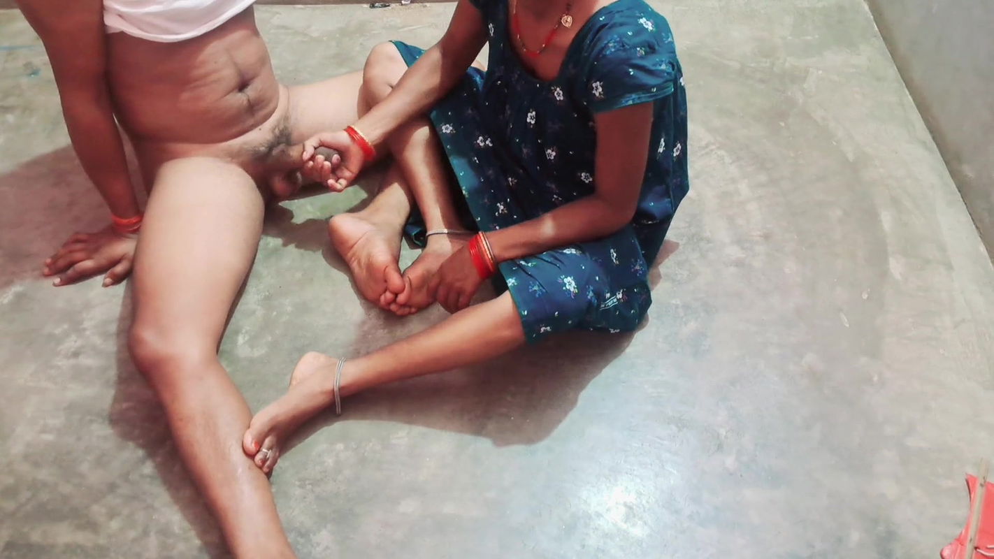 Desi Bhabhi Fucked Hardcore By Indian Village Devar While Taking Bath Real homemade video