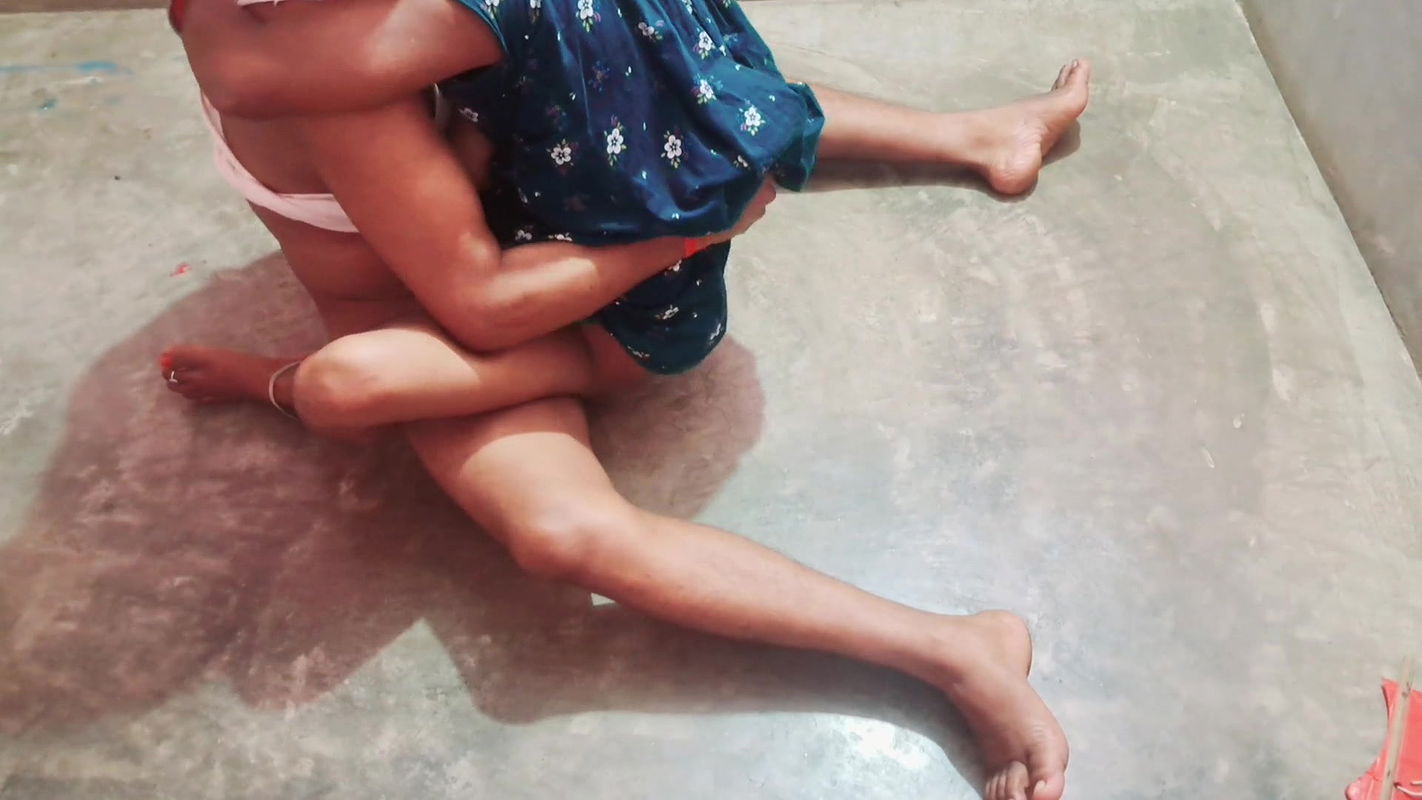 Desi Bhabhi Fucked Hardcore By Indian Village Devar While Taking Bath Real homemade video