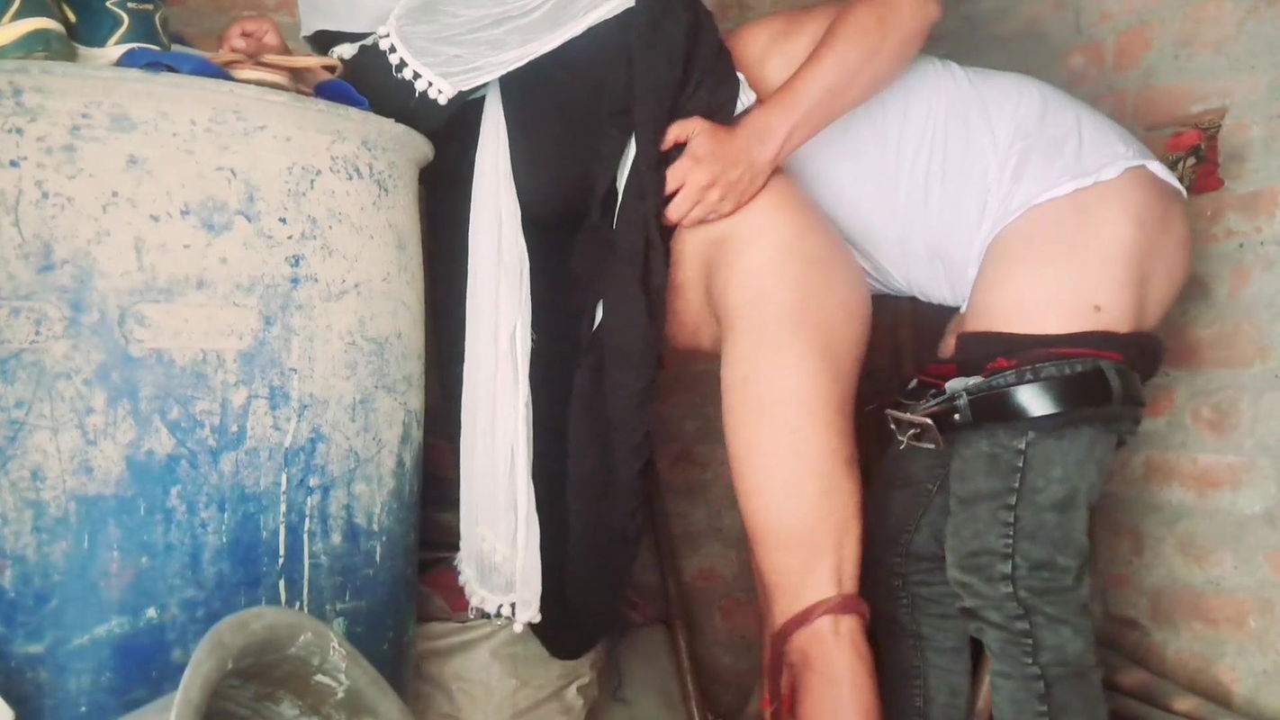 Very Cute Indian Housewife and Cute Sexy Gand