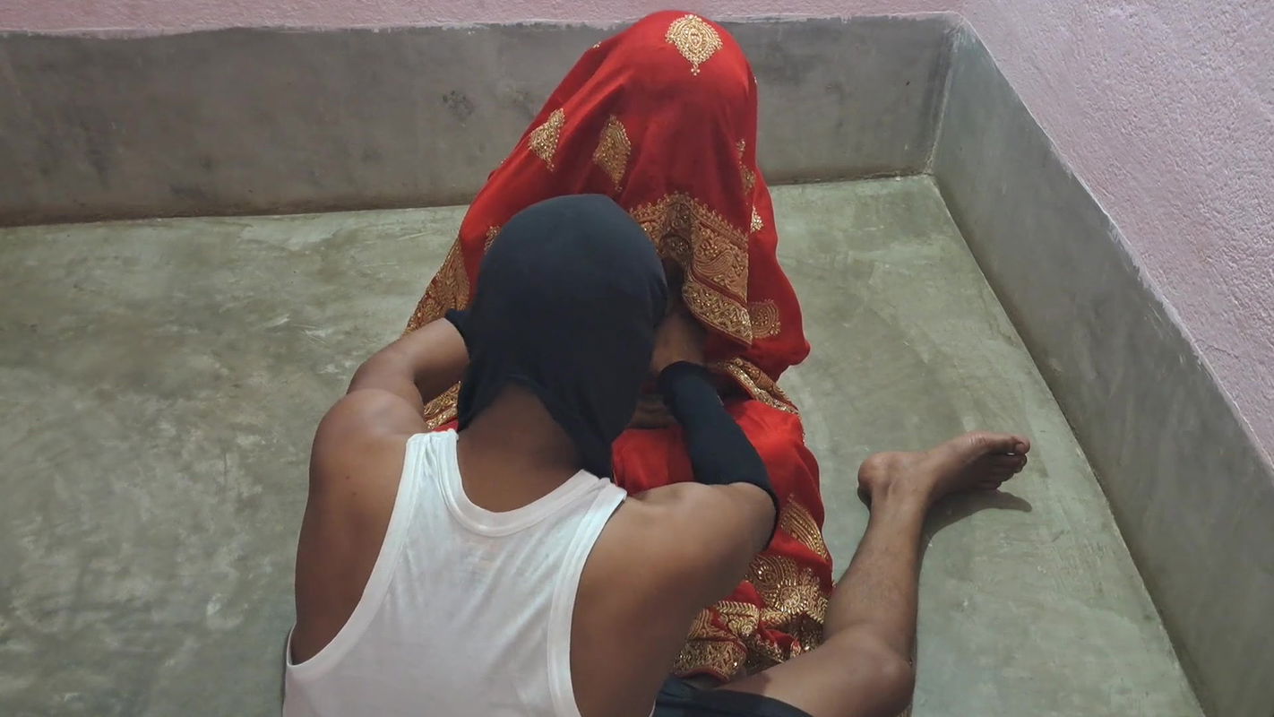 Indian newly married sexy Housewife Suhaagraat video