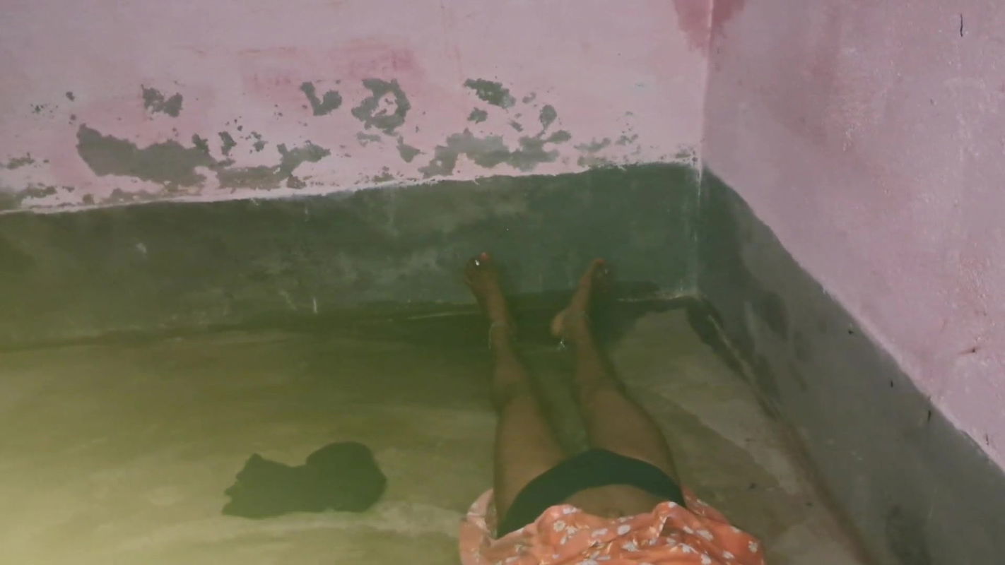 Komal’s maid crossed her limits and then jumped from the owner