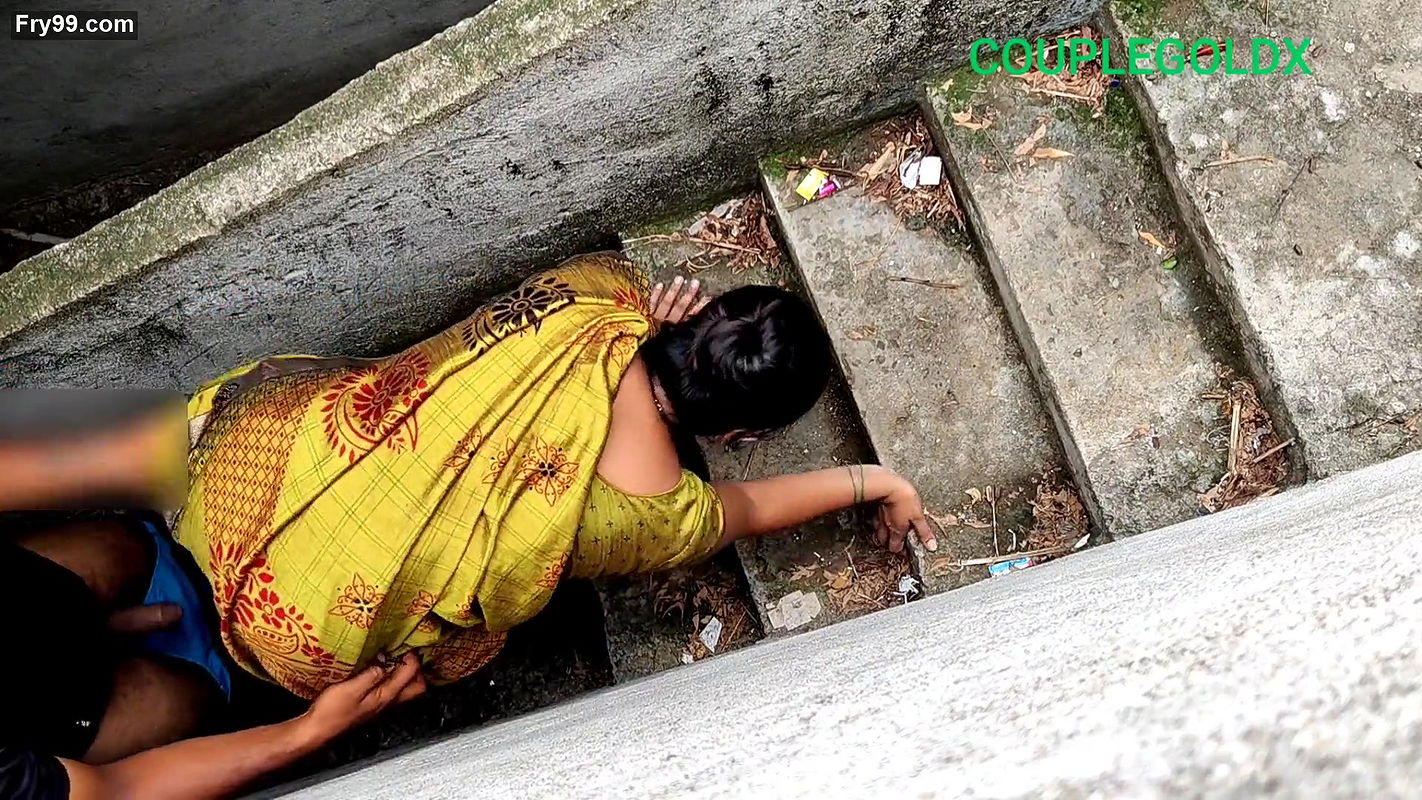 Komal ne devar ko chupke se sidiye ke get me bulaya