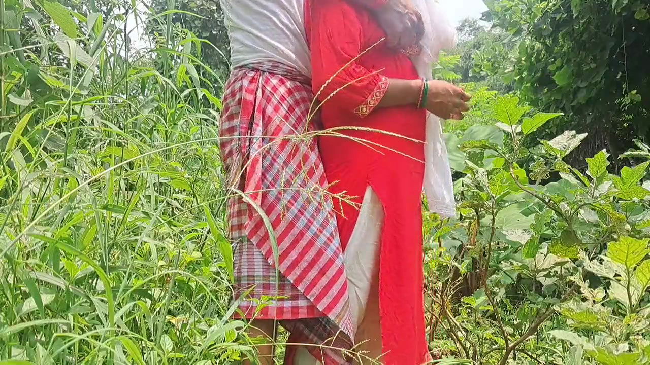 Lal Shut madam fucking in forest with Fubret Student