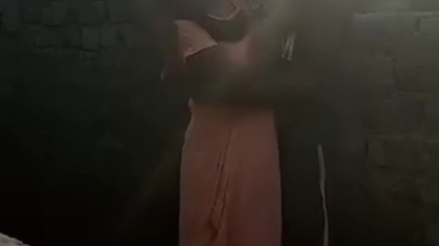 Village Girlfriend Kissing outdoor Water Recharge in used home