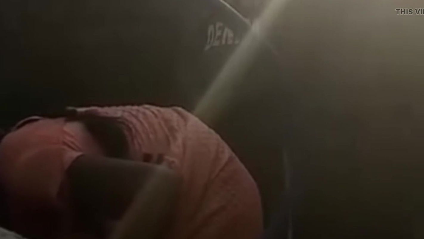 Village Girlfriend Kissing outdoor Water Recharge in used home