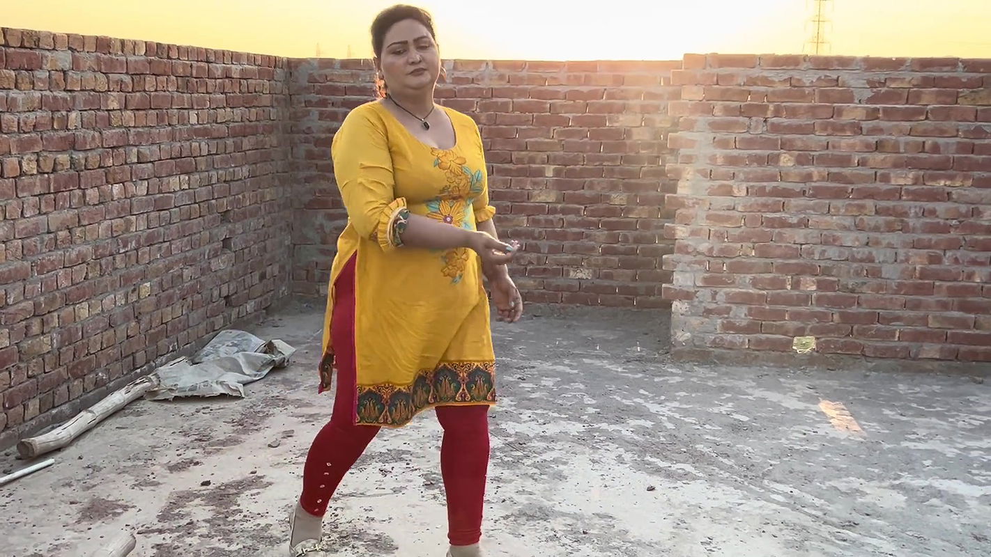 Beautiful Pakistani Housewife Hot Vlog Desi Life Style Village Woman Daily routine Cleaning