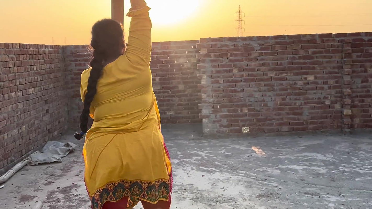 Beautiful Pakistani Housewife Hot Vlog Desi Life Style Village Woman Daily routine Cleaning