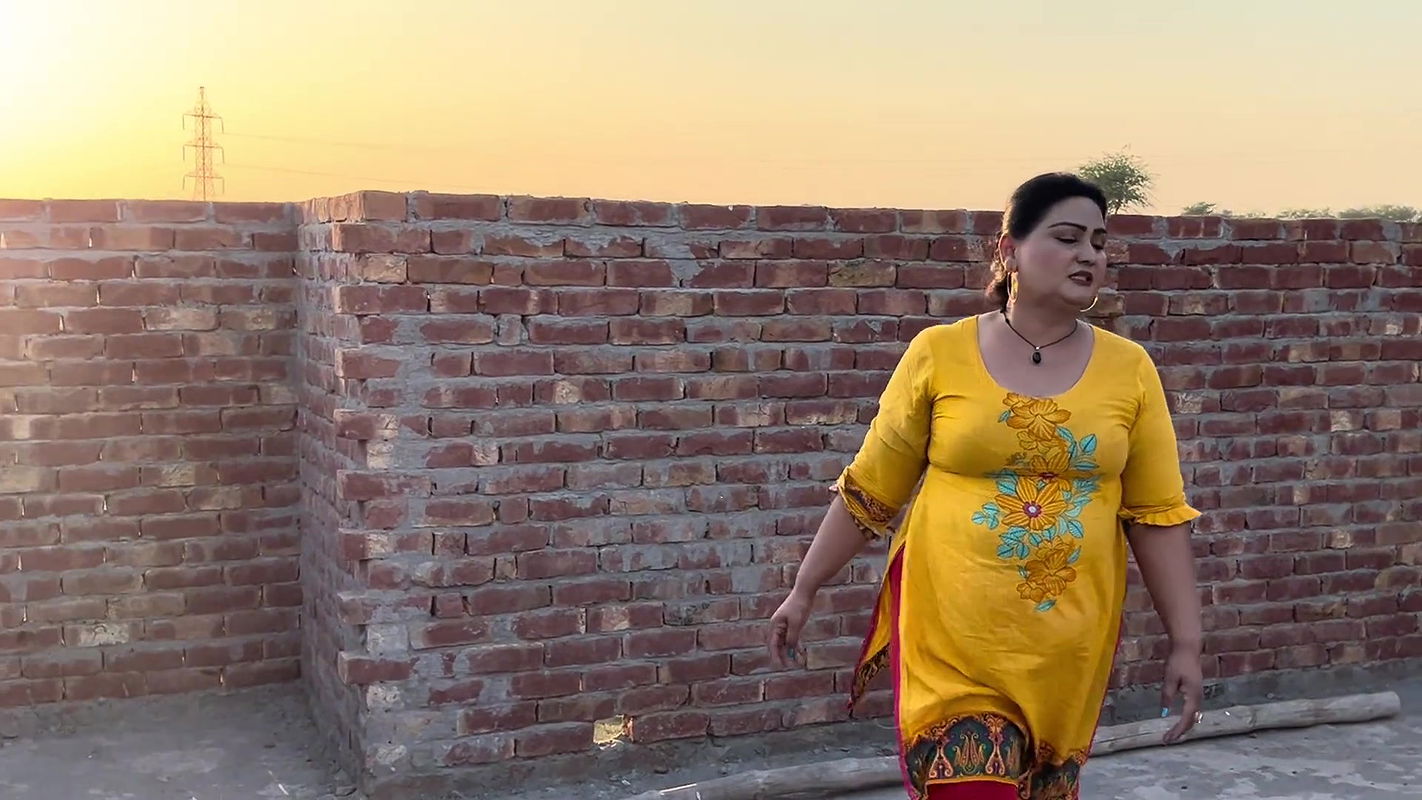 Beautiful Pakistani Housewife Hot Vlog Desi Life Style Village Woman Daily routine Cleaning