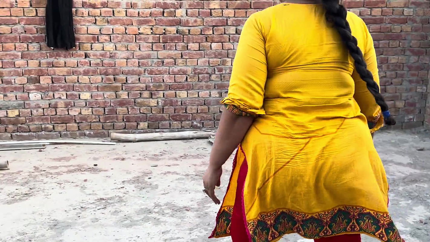 Beautiful Pakistani Housewife Hot Vlog Desi Life Style Village Woman Daily routine Cleaning