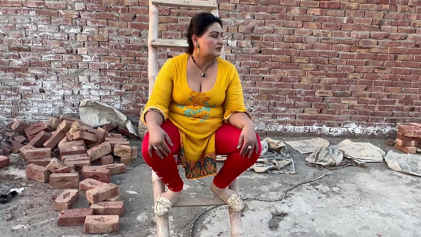 Pakistani Desi Housewife Cleaning Vlog Village Woman Work Desi Aunty Hot Vlog Pak Family Vlog