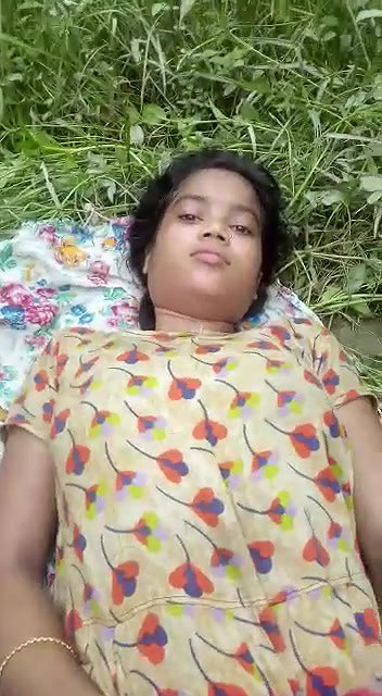 Desi cute village wife fucking outdoor