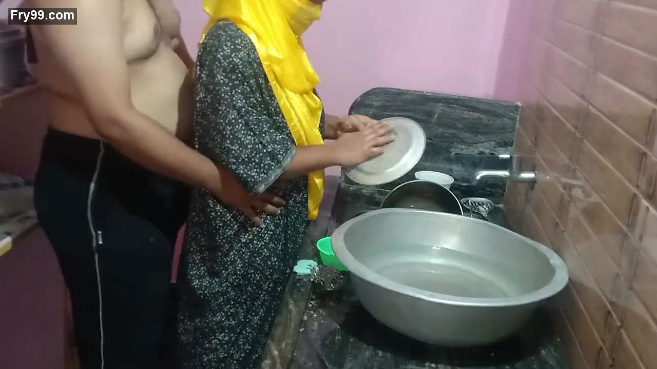 Step sister kichen sex by brother