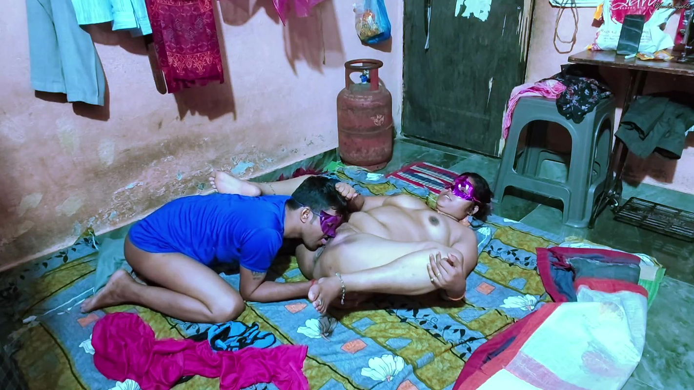 Asian girl fucked the paw seller in all positions