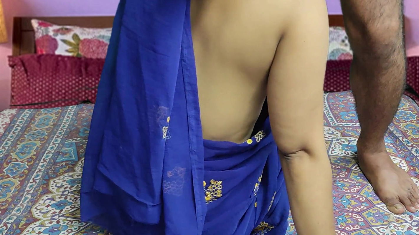 Fuck Desi Indian bhabhi in sexy blue saree fucked by big cock