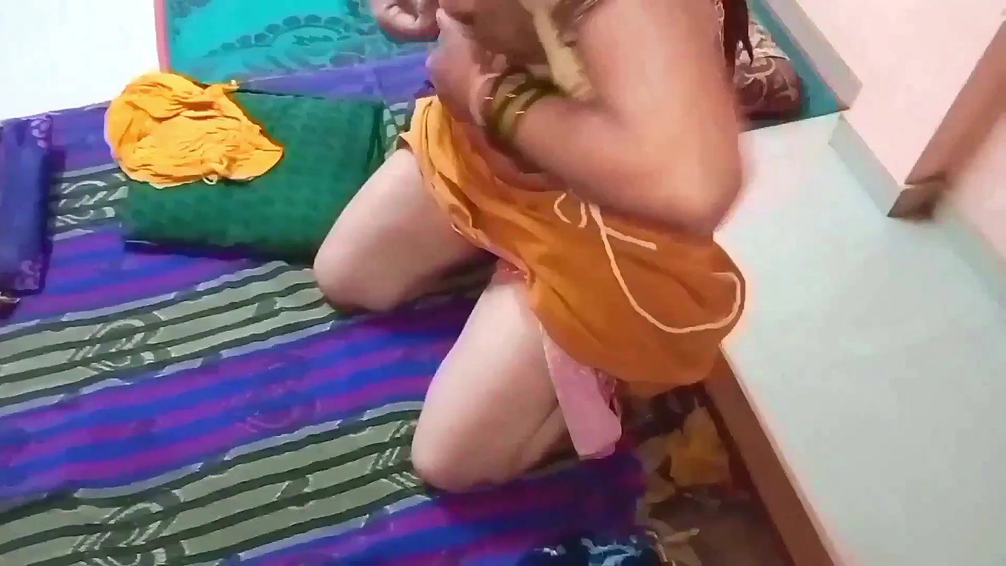 18 years old village girl was shoot her fucking video, village bhabhi sex video in hindi audio