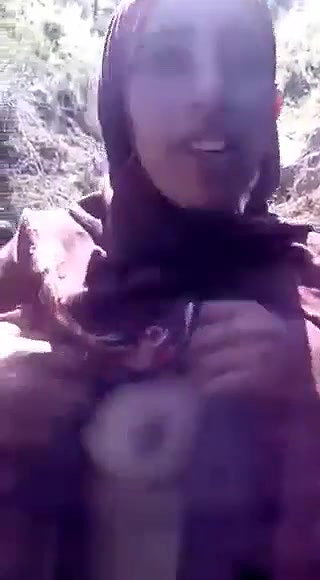 Pathan gf showing body to bf in mountains and talking in pashto
