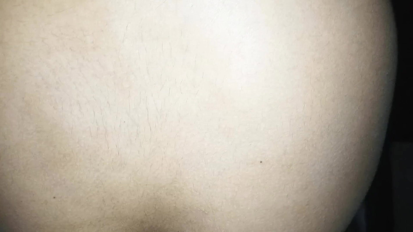 A virgin urinates with her pussy in the toilet