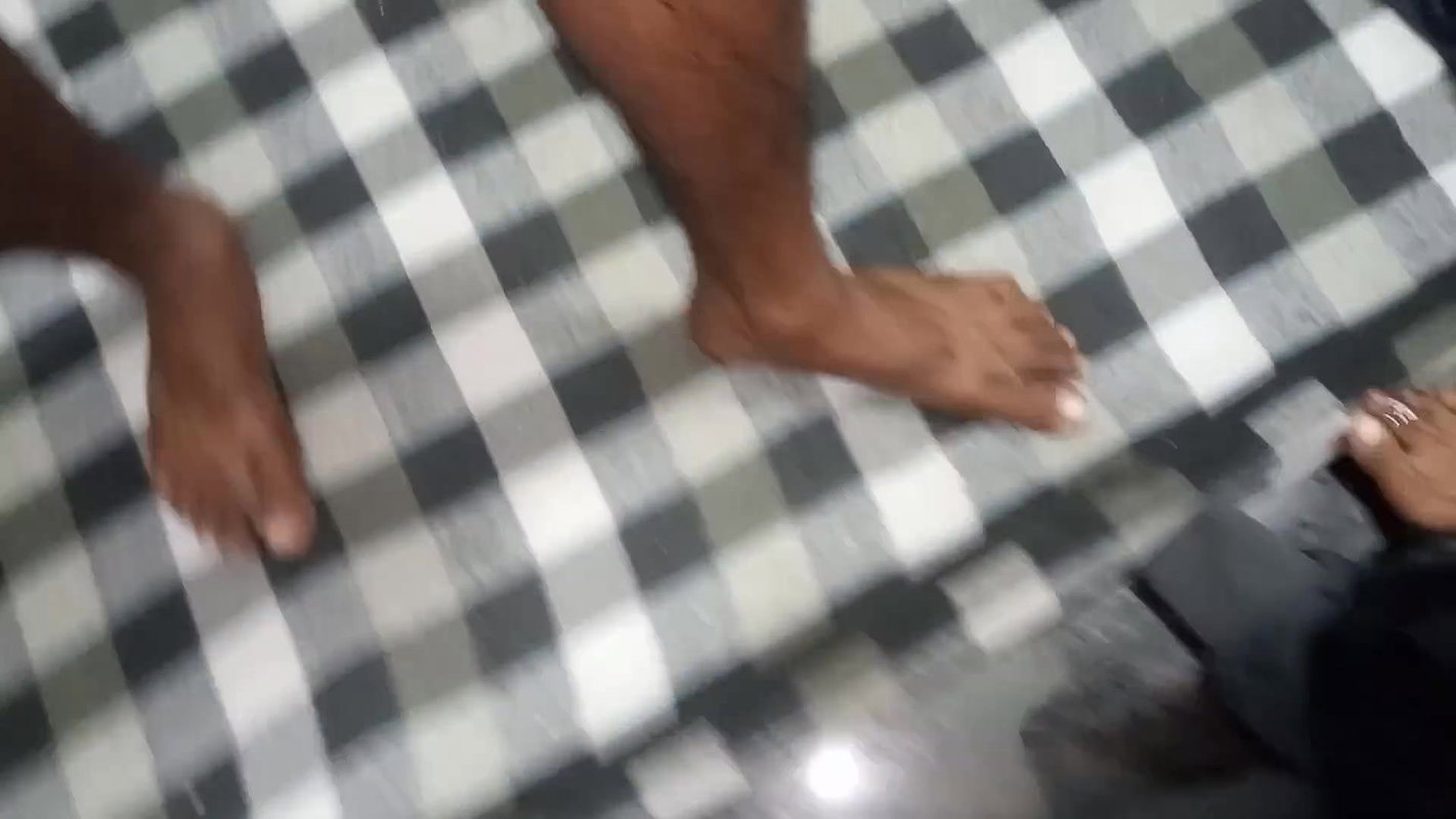 A virgin urinates with her pussy in the toilet