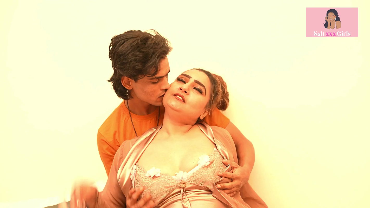 After a long time desi Bhabhi quenched her thirst by fucking with her brother-in-law’s long dick