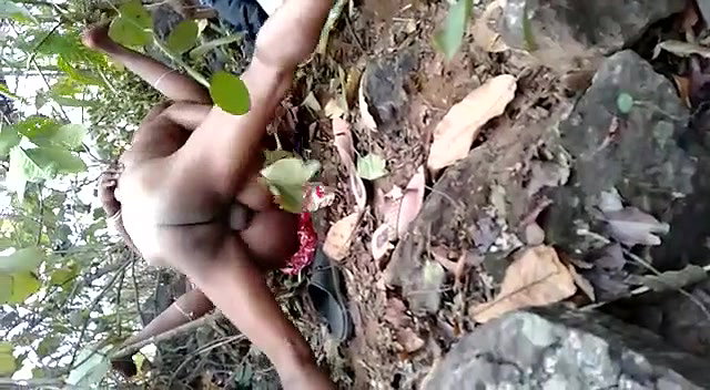 Desi lover caught outdoor