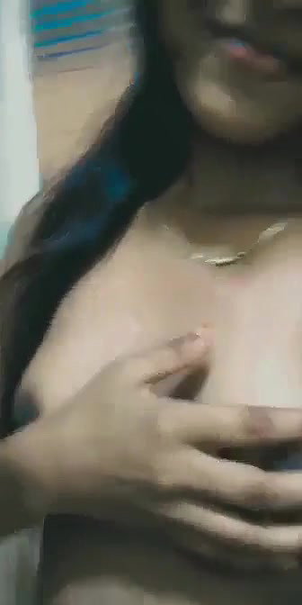 Cute Desi Girl Showing