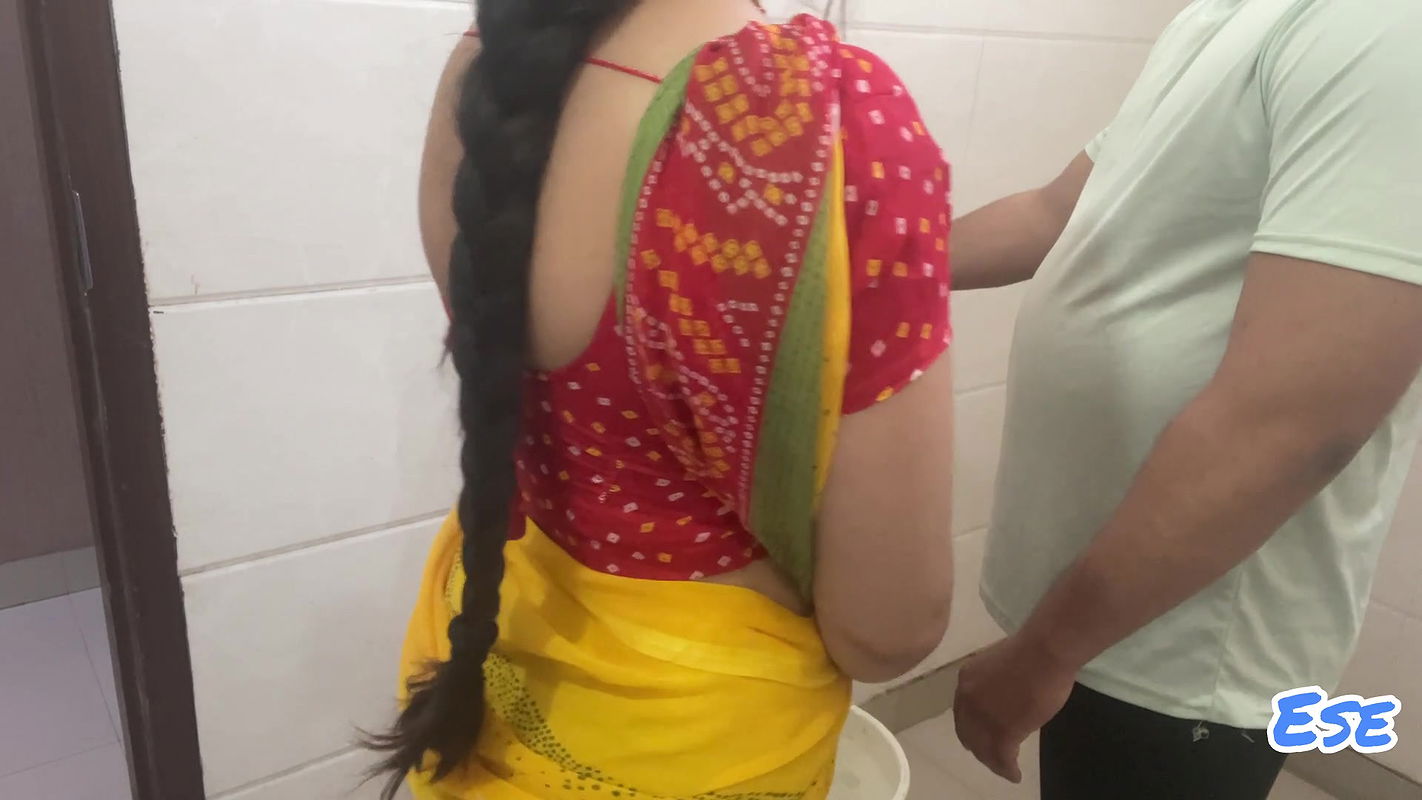 Bhabhi Call the Neighour to Fix her Shower and Pussy