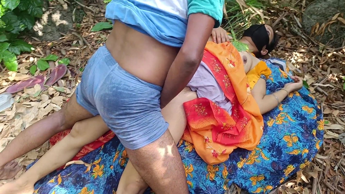 Bhabhi ki hui chudai jungle mein