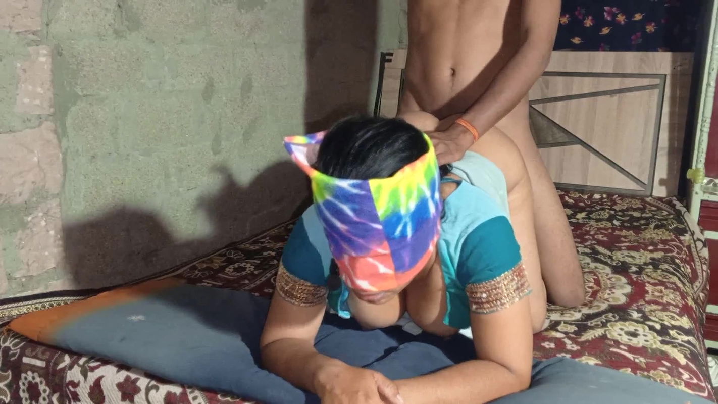 Bhabhi ko raat me jor se chudhai in house Hindi audio