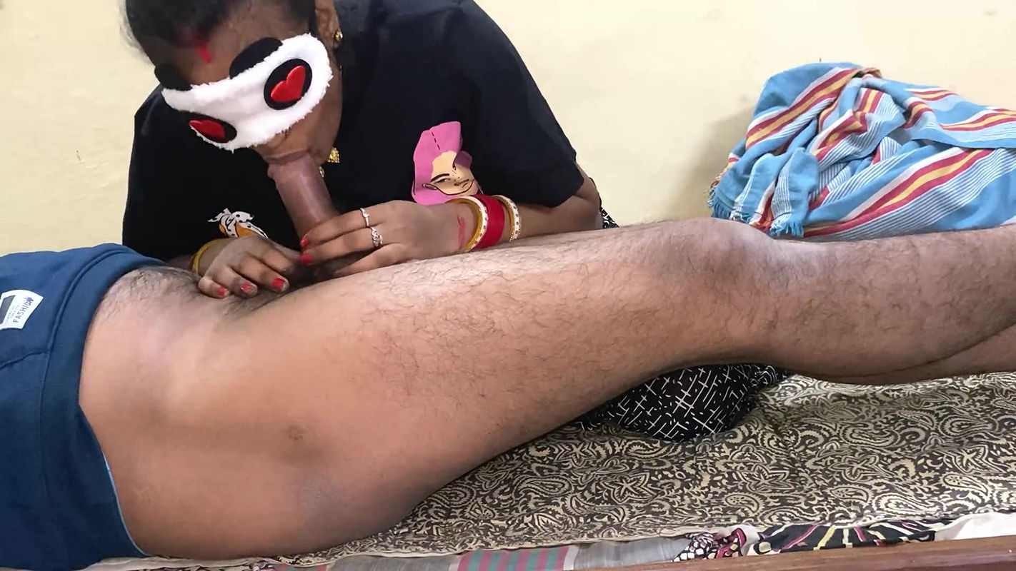 Bhabhi pura lund muh me kitna pyar se le rhi hai