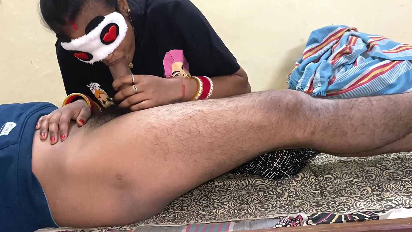 Bhabhi pura lund muh me kitna pyar se le rhi hai