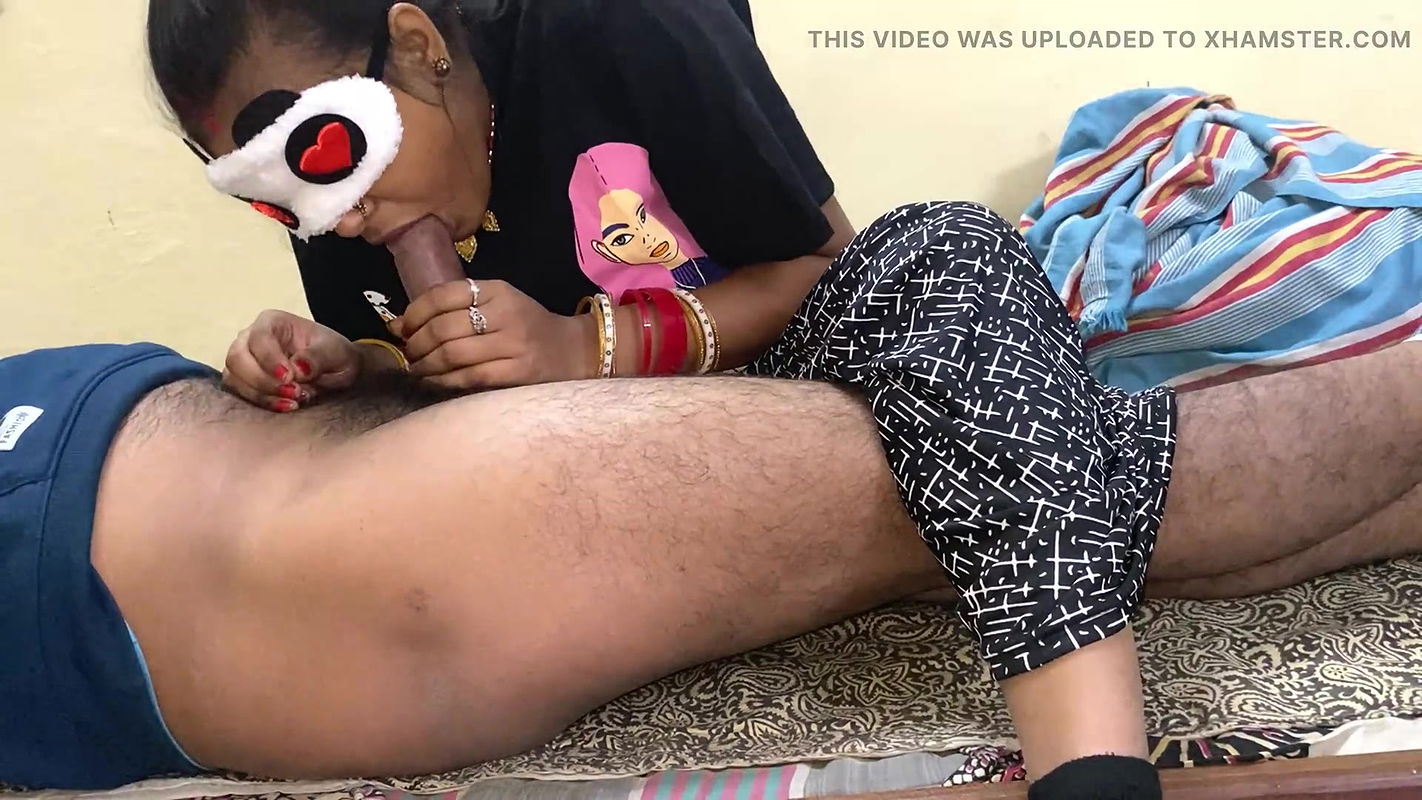 Bhabhi pura lund muh me kitna pyar se le rhi hai