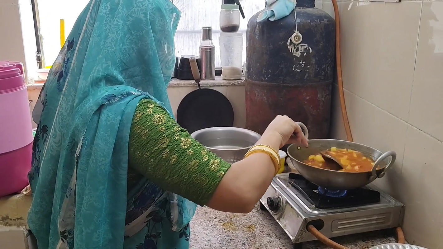 Bhabi was cooking in the kitchen, brother-in-law