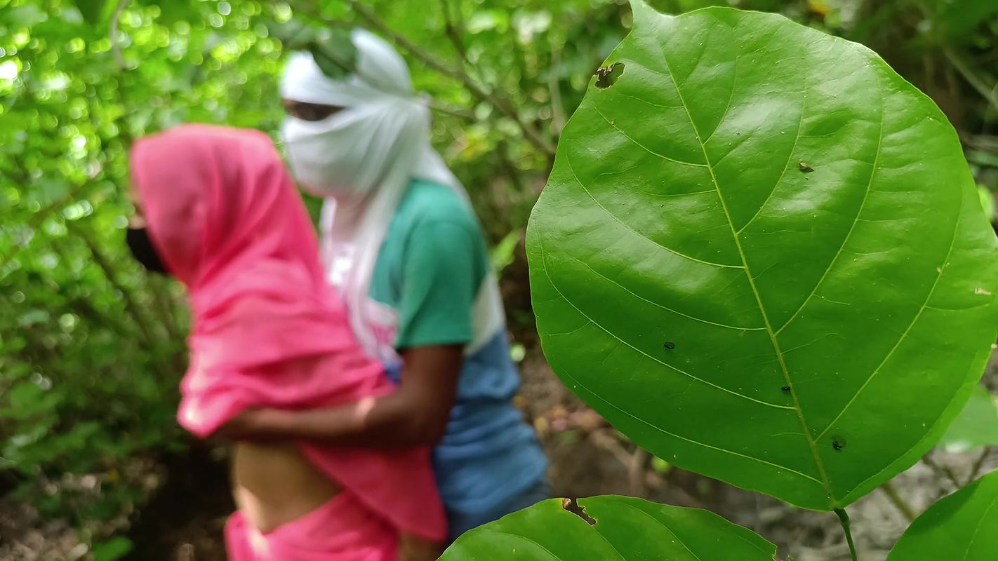 Black Cock Inside My Wife’s White Pussy  Elena Really Likes It