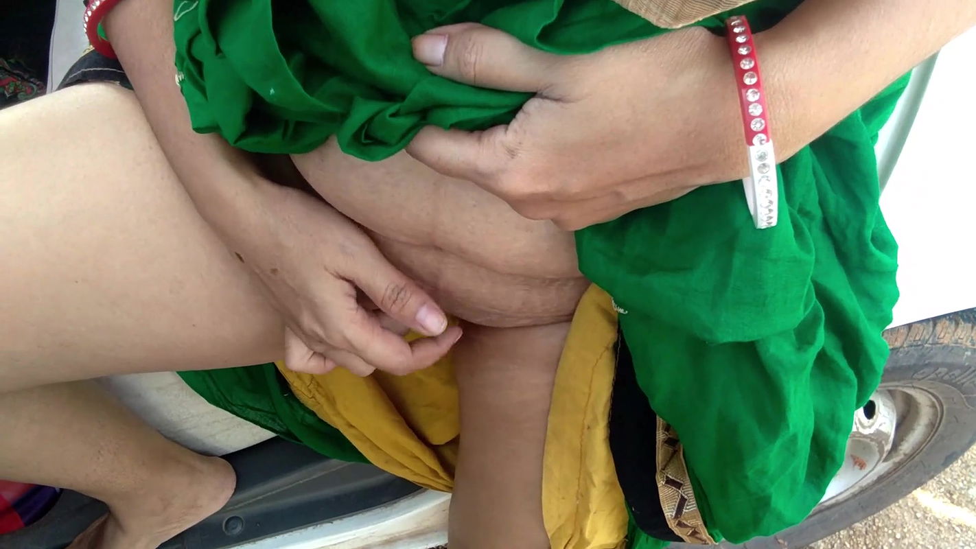 Chudai Ka Mood Banne Par Highway Kinare Car K Door Khol Wife Pela