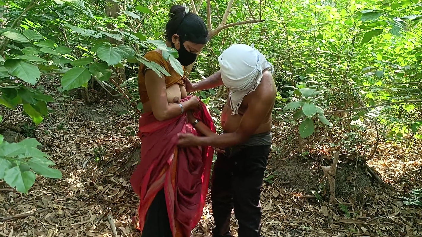 Desi Bhabhi Ki Chudai jungle mein – Indian Hot Sex