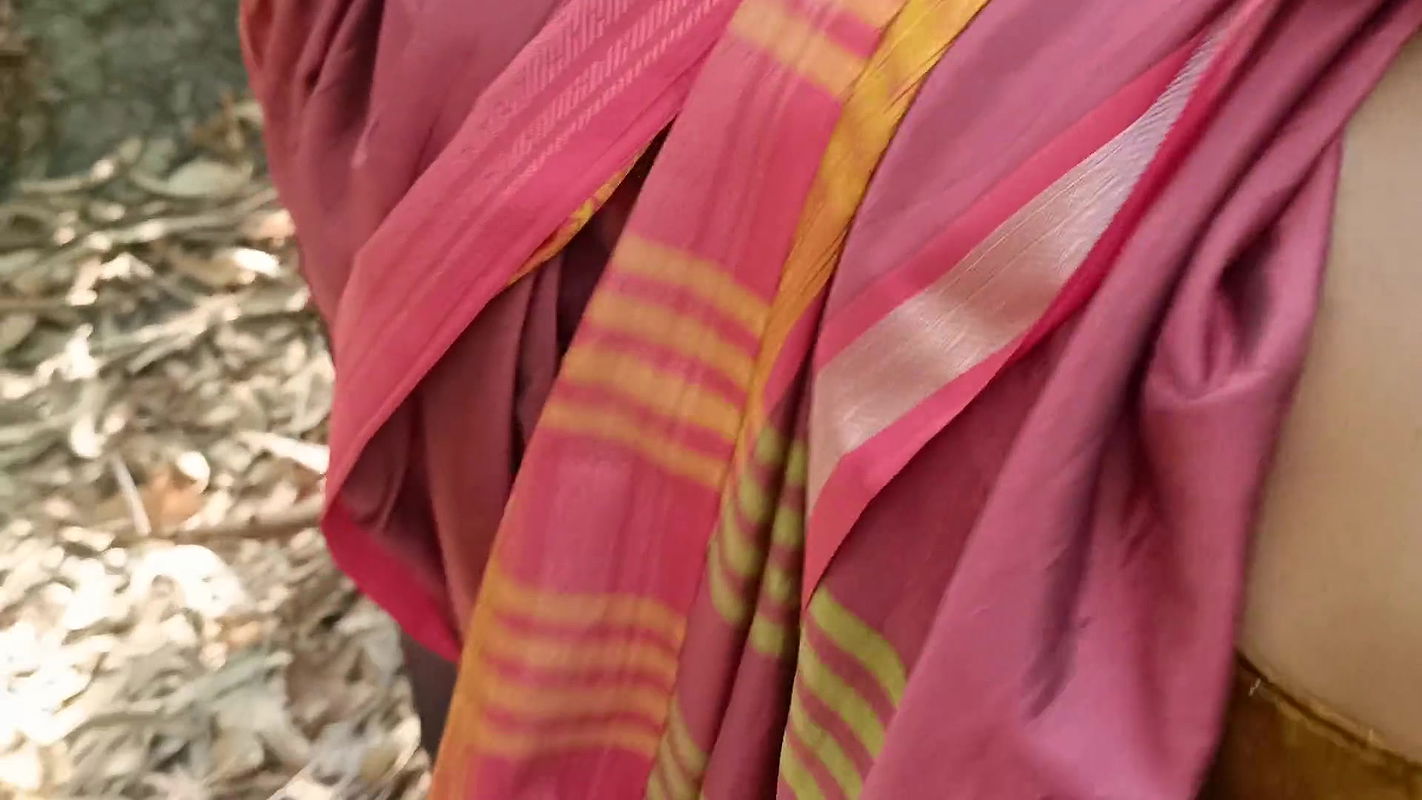 Desi Bhabhi Ki Chudai jungle mein – Indian Hot Sex