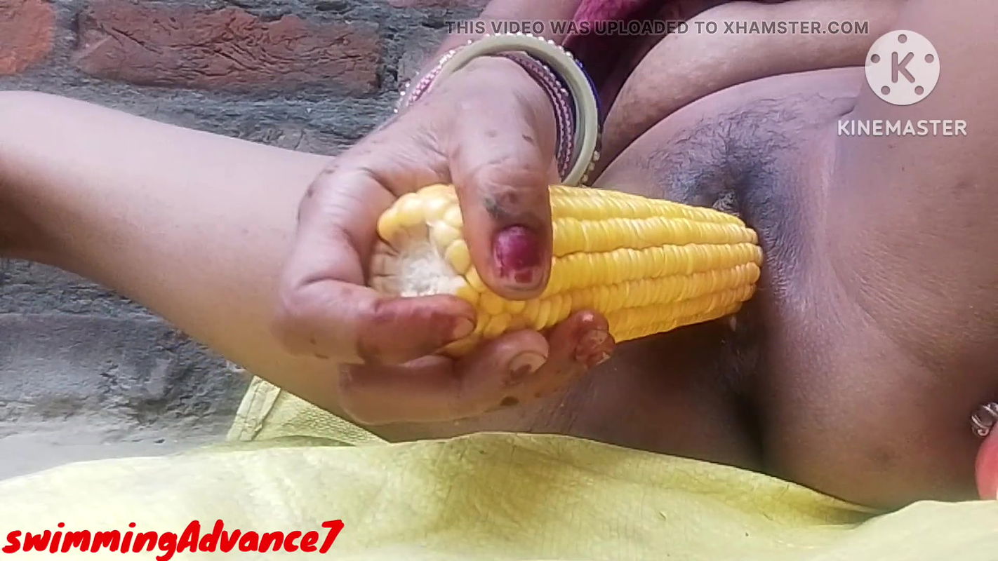 Desi bhabhi makka se chudaibki chuti ki pani nikali Hindi audio