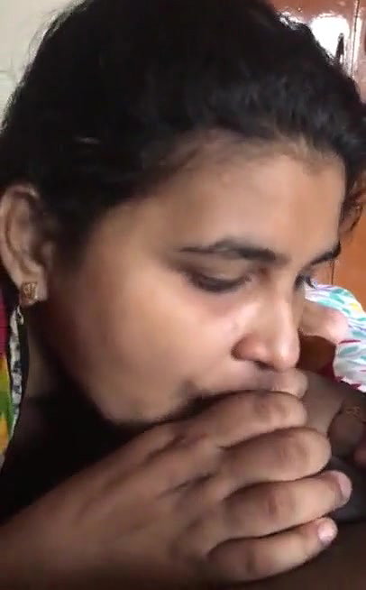 Desi cute girl suck