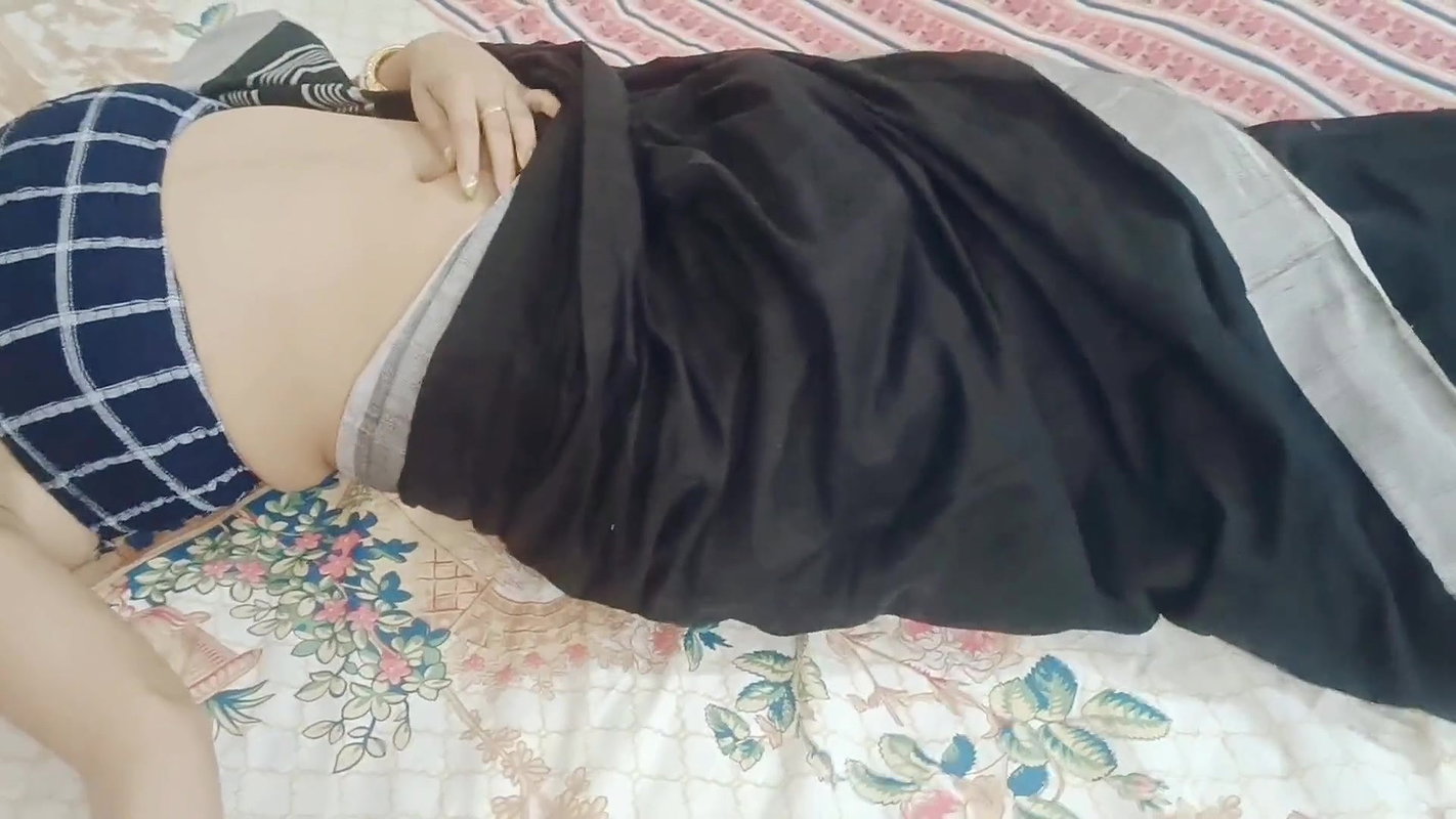 Desi High Class Beautiful Bhabhi Black Saree Amazing Figure Hot Romance and Fucked