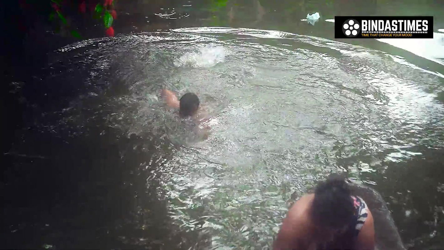 Desi Dhoban Bhabhi Ko Pani me gira ke khub choda ( Hindi Audio )