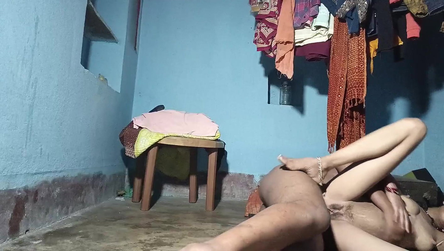 Deshi village wife pissing hot virel mms video