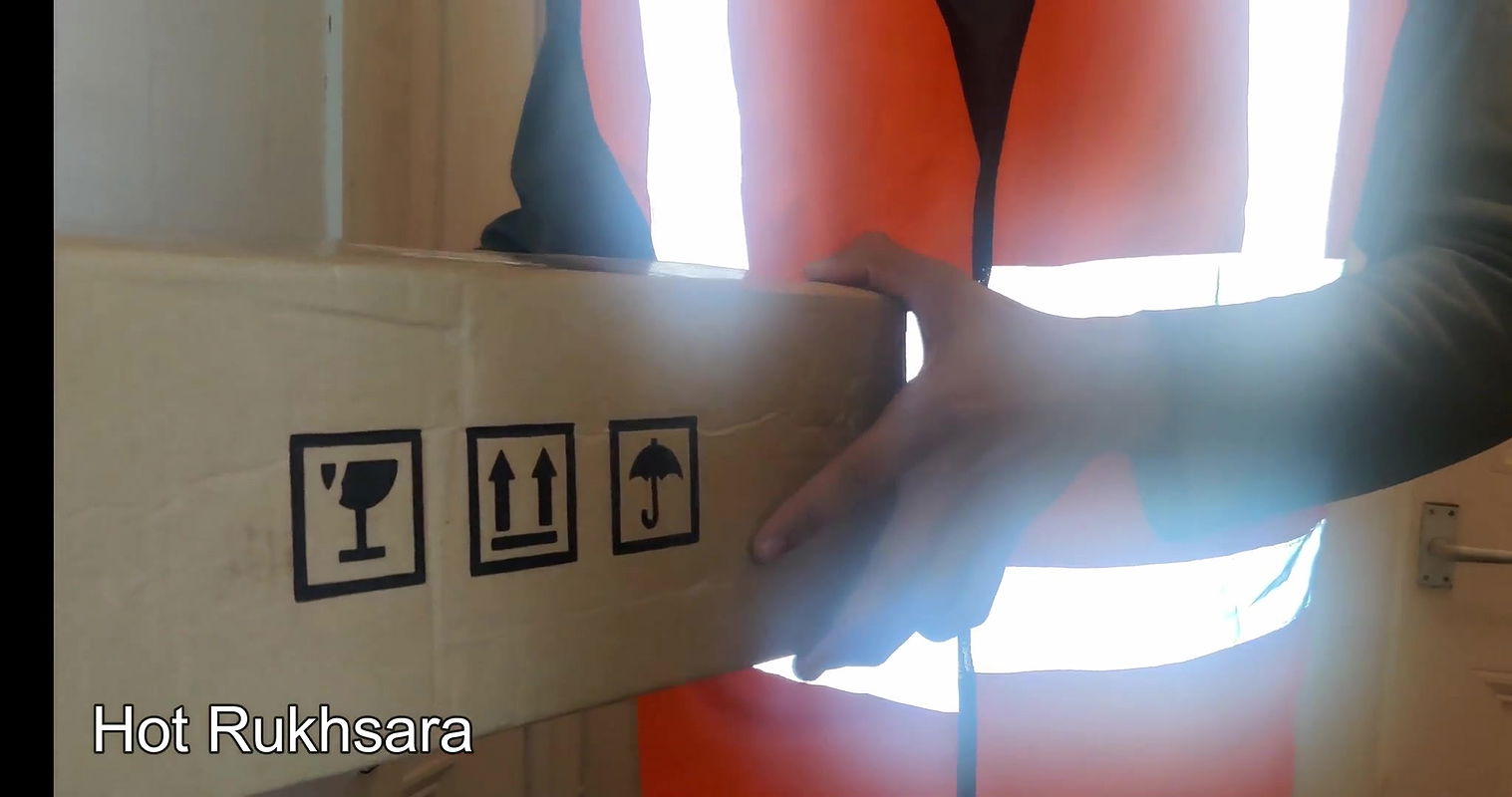 The Courier Confused the Pizza and Decided to Offer a Dick to Make Amends