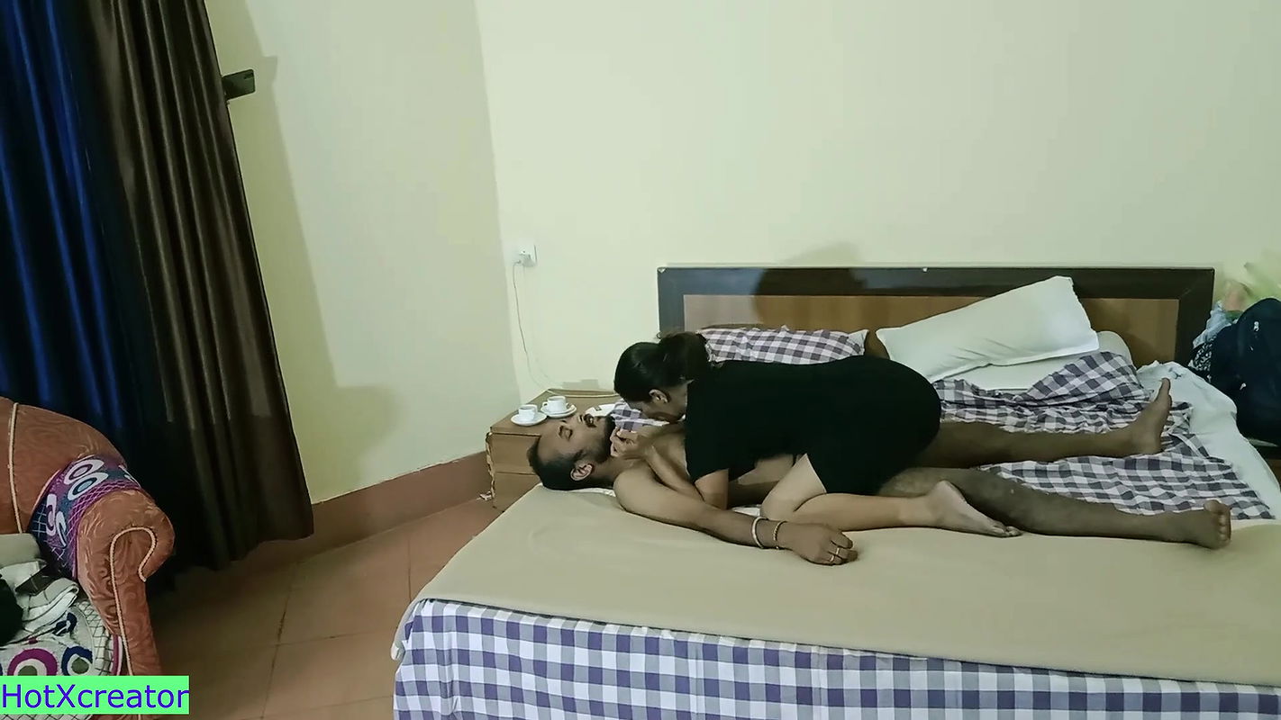 Played tricks for sharing sexy girlfriend! Indian viral sex