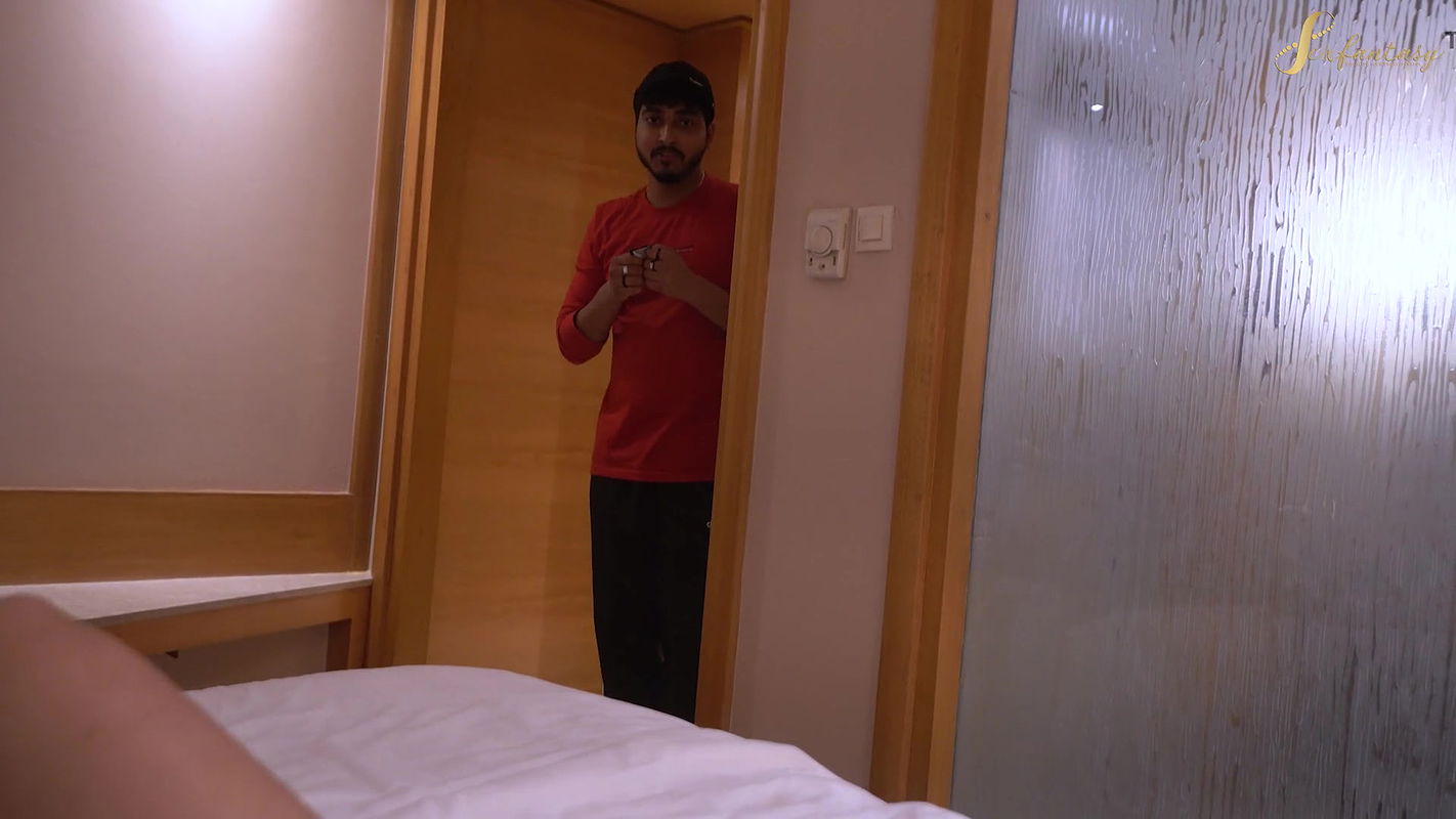 Pizza boy took advantage of a sexy girl while she was masturbating