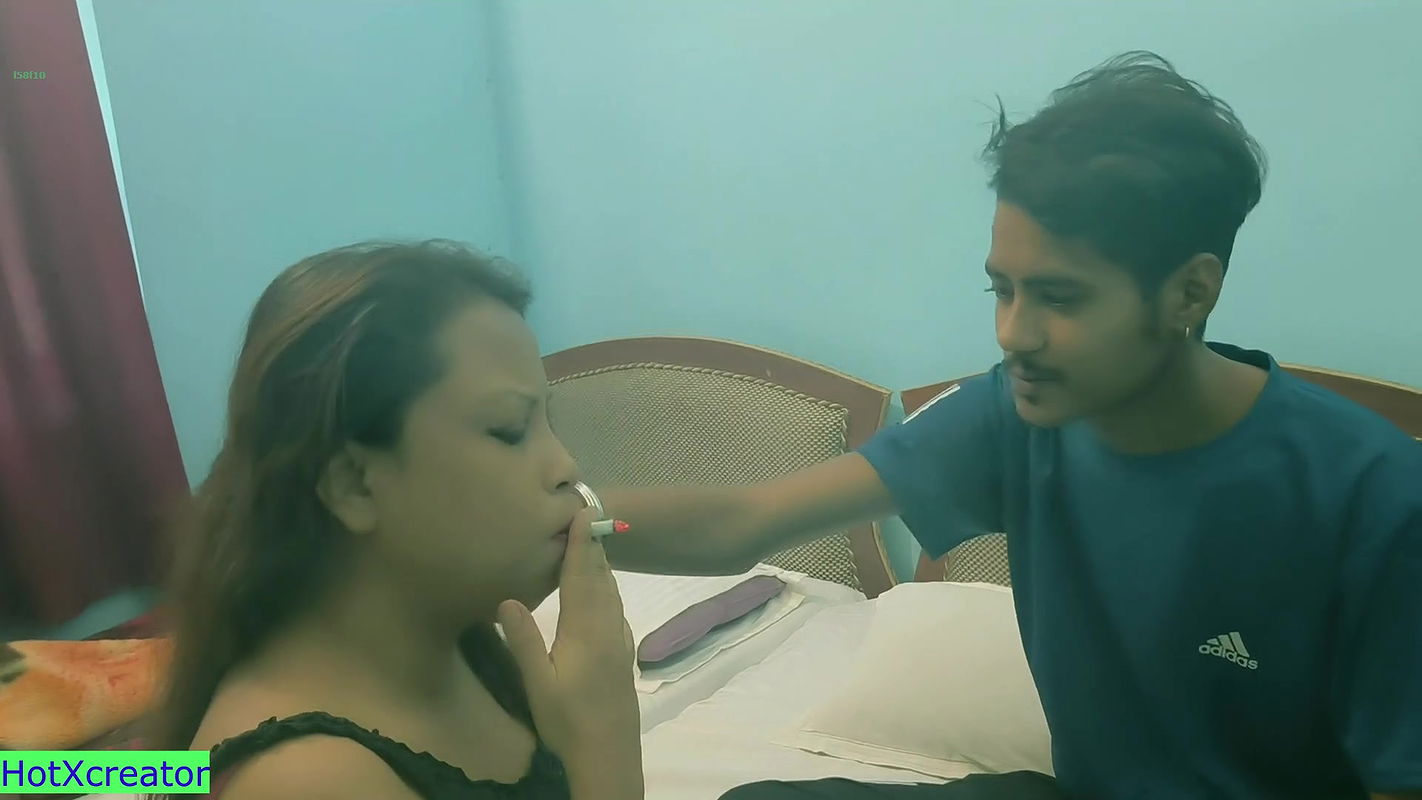 Neighbour Devar fucks Horny Bhabhi! Hindi Homemade Sex