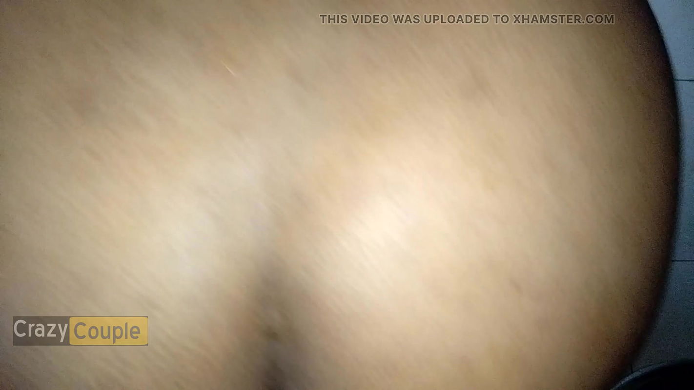 Malkin bhabi pee And sex with nokar in farmhouse bathroom