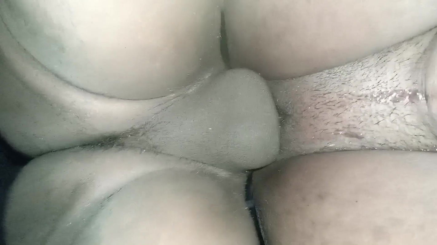 It’s very interesting to fuck the beautiful aunt when the uncle is away