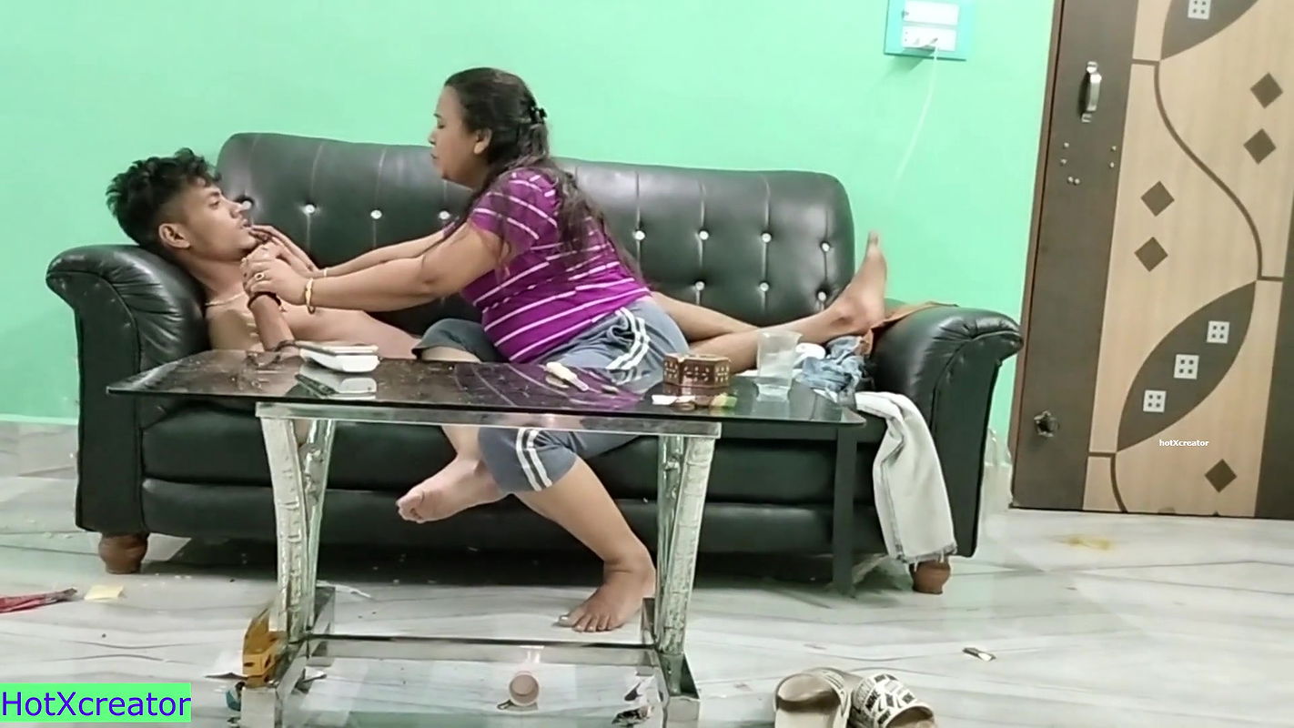 Indian Hot Aunty Has Amazing Xxx Sex! Hindi Aunty Uncut Sex Video